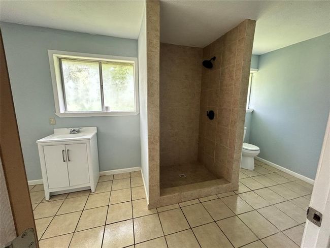 Building-3 Green House with 5- 1bed Apartment | Image 31