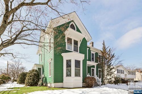75 Prospect St, Little Falls, NJ, 07424-1542 | Card Image
