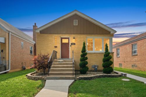 3432 Highland Ave, Berwyn, IL, 60402-3818 | Card Image