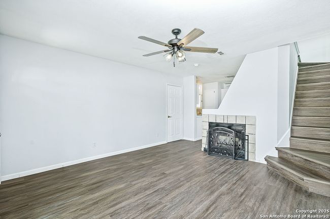 12215 - 12215 Stoney Xing, Townhouse with 3 bedrooms, 3 bathrooms and null parking in San Antonio TX | Image 5