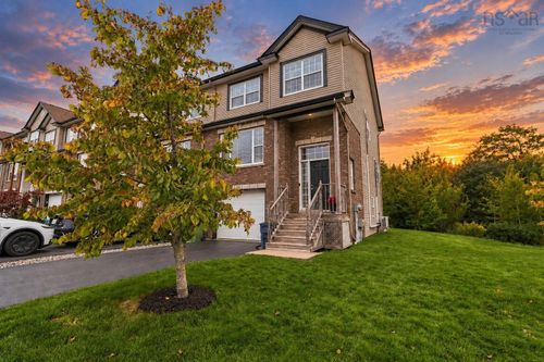 54 Morningfield Lane, Dartmouth, NS, B2W0J6 | Card Image