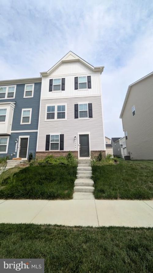 1322 Cedar Valley Rd, RANSON, WV, 25438-5698 | Card Image