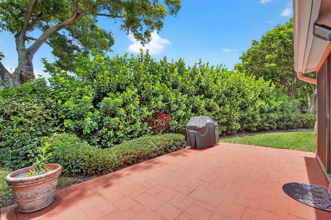 6858 Fountains Cir, Condo with 3 bedrooms, 3 bathrooms and null parking in Lake Worth FL | Image 54