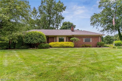 4122 Devon Dr Se, Warren, OH, 44484-2635 | Card Image
