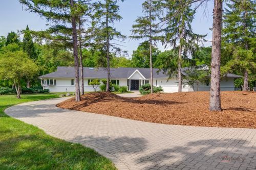 18 Alexandra Dr, Mettawa, IL, 60048-5403 | Card Image