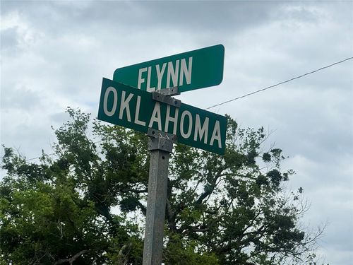 202 N Oklahoma St, Carney, OK, 74832-3213 | Card Image