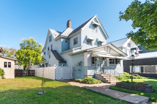 215 7th St S, La Crosse, WI, 54601-4150 | Card Image