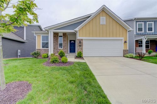 327 Dalriada Blvd, O Fallon, MO, 63368-2301 | Card Image