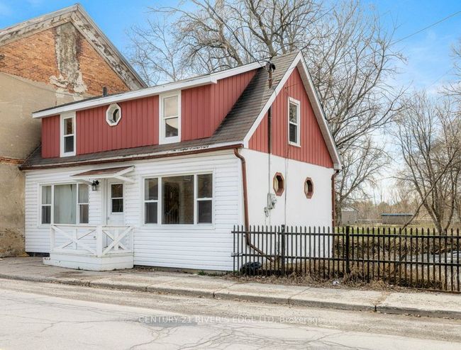 18 Main St E, House attached with 2 bedrooms, 1 bathrooms and null parking in Athens ON | Image 17