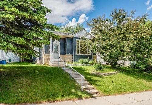 52 Covington Rd Ne, Calgary, AB, T3K4A7 | Card Image