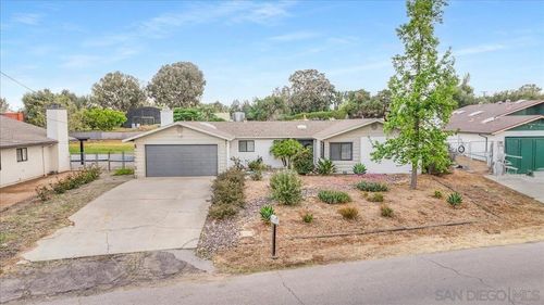 715 Hunter, Ramona, CA, 92065 | Card Image
