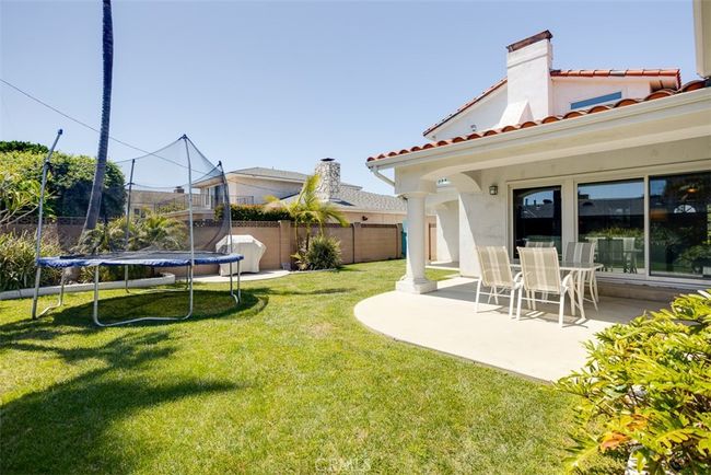 1660 Catalina Ave, House other with 3 bedrooms, 3 bathrooms and 1 parking in Seal Beach CA | Image 46