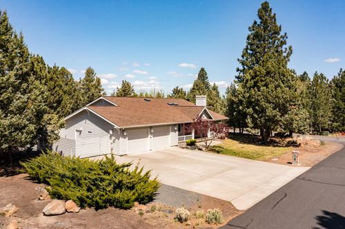 892 Nw Chelsea Loop, Bend, OR, 97703 | Card Image