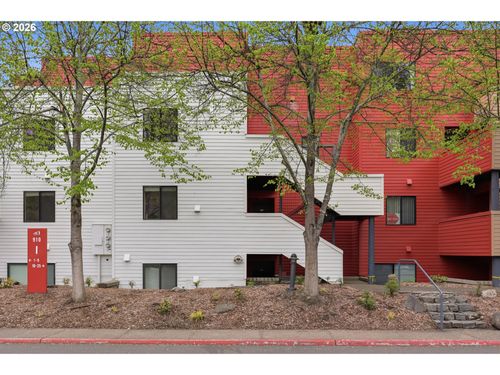 i-12-910 Nw Naito Pkwy, Portland, OR, 97209-3764 | Card Image