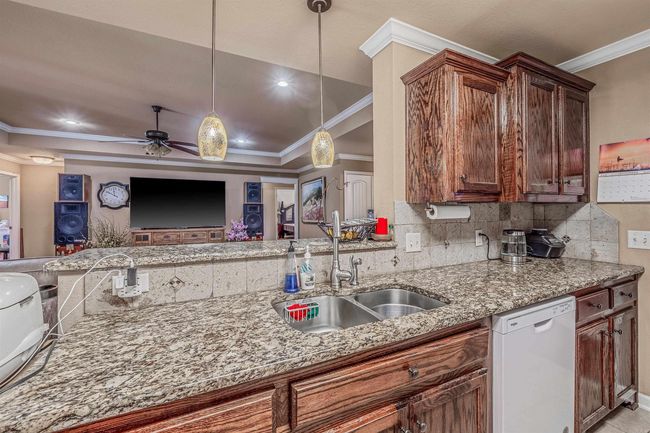 1074 Skyline Dr, House other with 5 bedrooms, 3 bathrooms and null parking in Alexander AR | Image 11