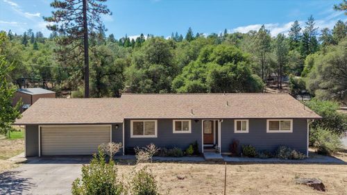 19011 Siesta Dr, Penn Valley, CA, 95946-9398 | Card Image