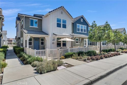 101-3948 Lavine Way, Corona, CA, 92883-3648 | Card Image