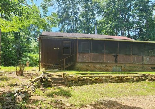 1080 Kudzu Ln, Danbury, NC, 27016-7323 | Card Image