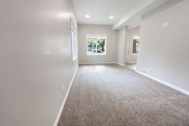 Living Room | Image 12