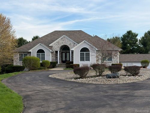 4366 Cordova Dr, Milan, MI, 48160-8802 | Card Image