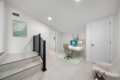 1 Cougar Ct, Holtsville, NY, 11742-1227 | Card Image
