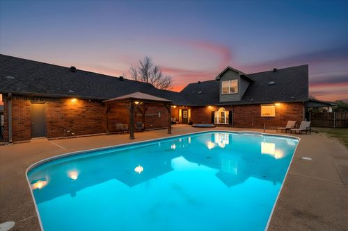 1072 W Secretariat Dr, Terrell, TX, 75160-7484 | Card Image