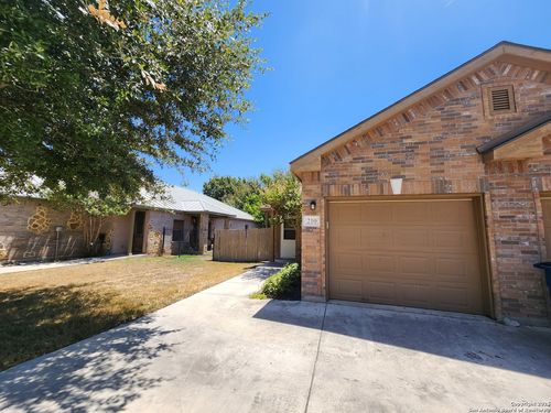 210 Anne Louise Dr, New Braunfels, TX, 78130-3493 | Card Image