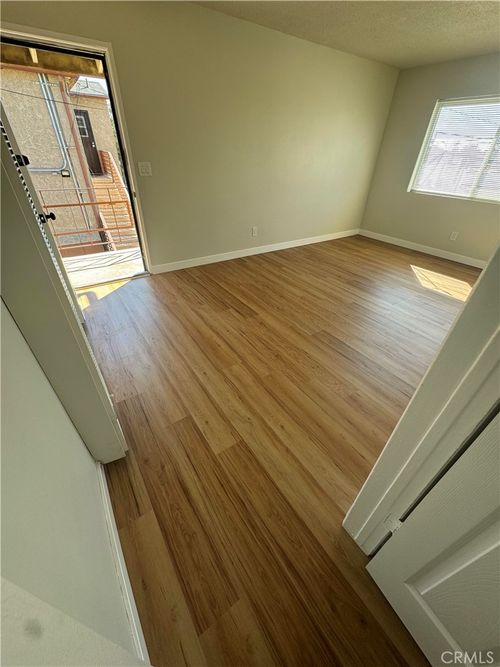 apt-c-1543 W 105th St, Los Angeles, CA, 90047-4574 | Card Image