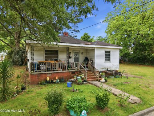 621 Harvey St, Kinston, NC, 28501-4507 | Card Image