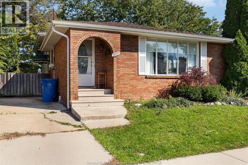 932 Reedmere Rd, Windsor, ON, N8S2L8 | Card Image