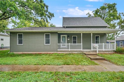 604 8th St Sw, Independence, IA, 50644-2448 | Card Image