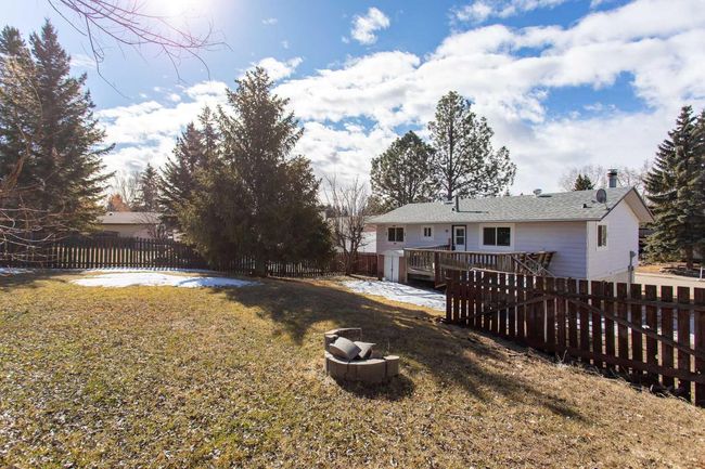 103 Westview Dr, House other with 5 bedrooms, 3 bathrooms and 4 parking in Sylvan Lake AB | Image 4
