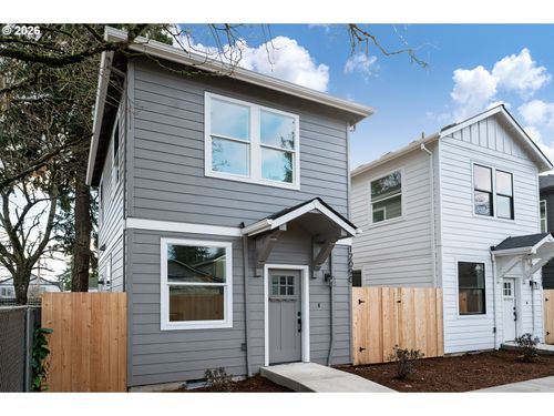 12090 Se Market St, Portland, OR, 97216-3921 | Card Image