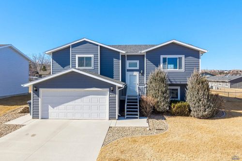 4517 Three Rivers Dr, Rapid City, SD, 57701-4308 | Card Image