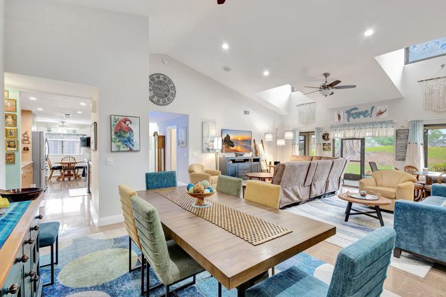 6700 Versailles Ct, Condo with 3 bedrooms, 3 bathrooms and null parking in Lake Worth FL | Image 14