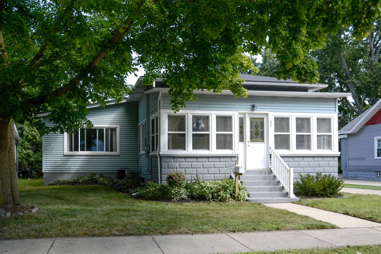 Lincoln Ave, Zeeland, MI 49464