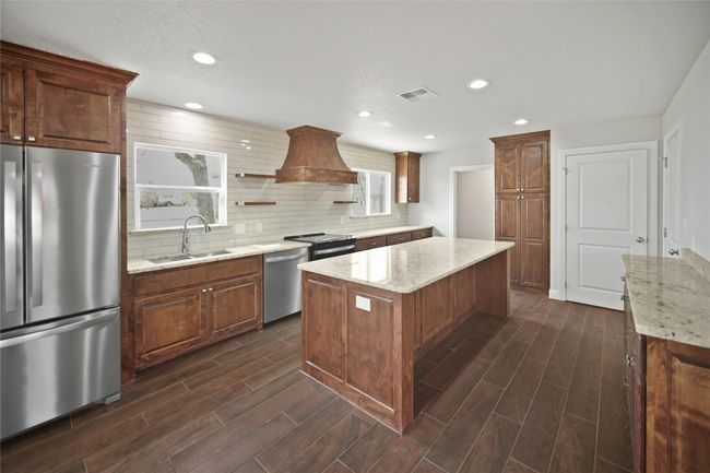 101 Brad St, House other with 3 bedrooms, 2 bathrooms and null parking in Jacksboro TX | Image 6