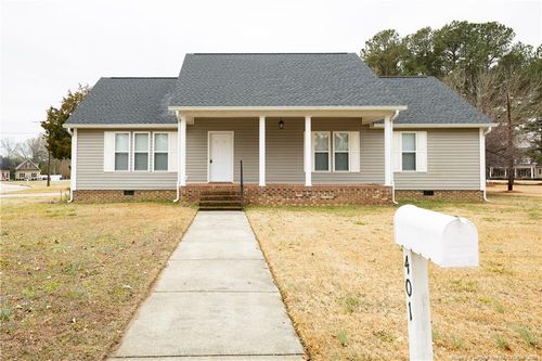 401 W Brocklyn St, Benson, NC, 27504-1850 | Card Image