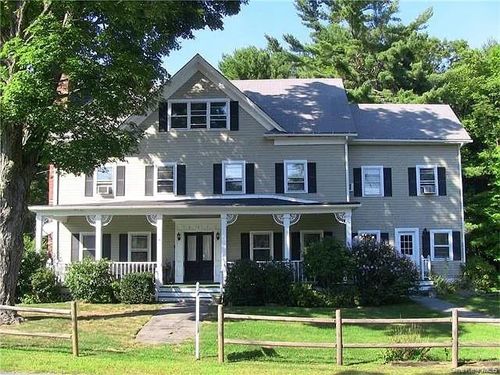824 Peenpack Trl, Sparrow Bush, NY, 12780-5108 | Card Image