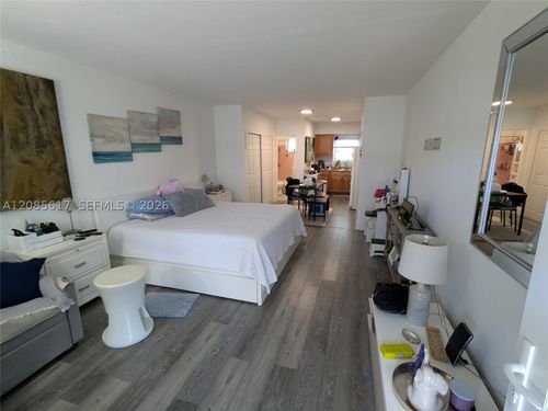 203-158 Ocean Dr, Miami Beach, FL, 33139-7230 | Card Image