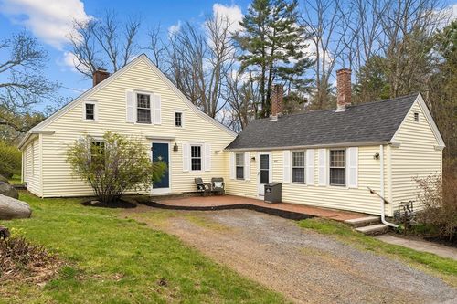 421 Plymouth Street, East Bridgewater, MA, 02333 | Card Image