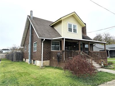 325 Penn Street, Home with 3 bedrooms, 1 bathrooms and null parking in Jeffersonville IN | Image 2