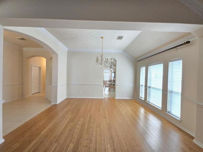 View of the fomal dining room | Image 7