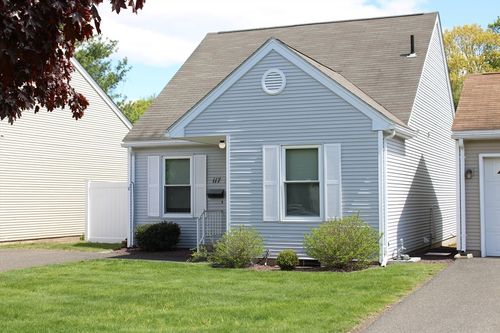 117-117 Alvord Pl, South Hadley, MA, 01075-1370 | Card Image