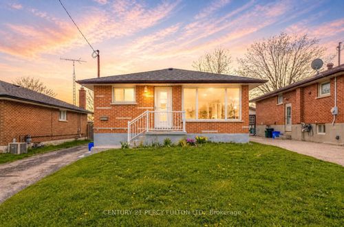 381 Conant St, Oshawa, ON, L1H3S8 | Card Image
