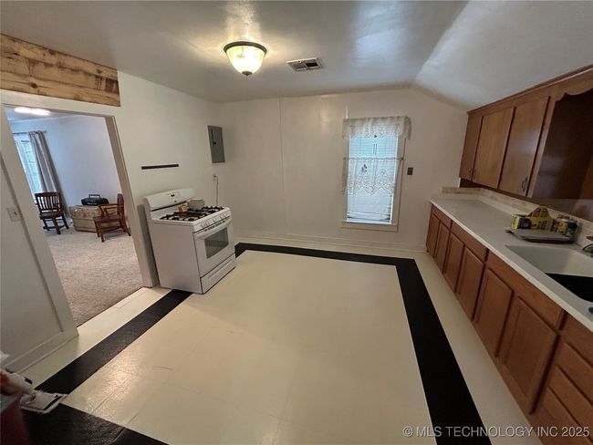 116 W 3 Rd St, House other with 2 bedrooms, 1 bathrooms and null parking in Oilton OK | Image 20