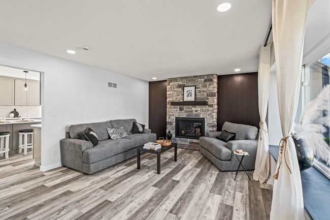 Living Room | Image 12