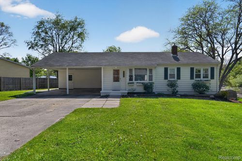 4949 Algonquin Way, Okemos, MI, 48864-1001 | Card Image