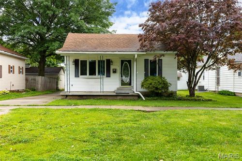 912 N Illinois Ave, Litchfield, IL, 62056-2809 | Card Image