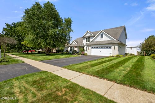 1492 Eastridge Dr, Waterville, OH, 43566-1617 | Card Image